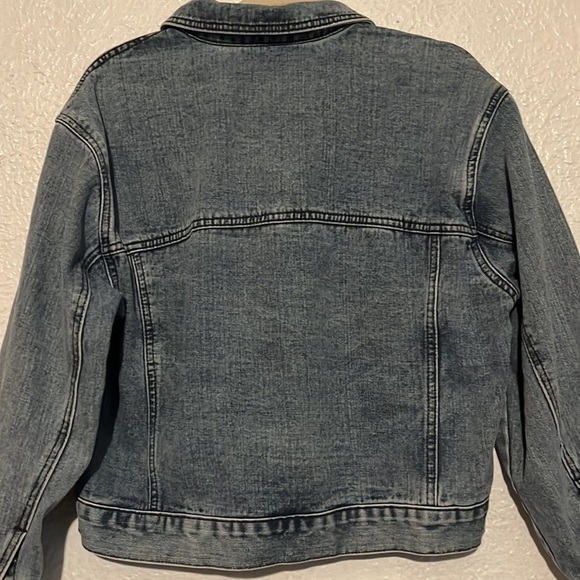 Shein jean jacket, button front size small - Picture 7 of 7
